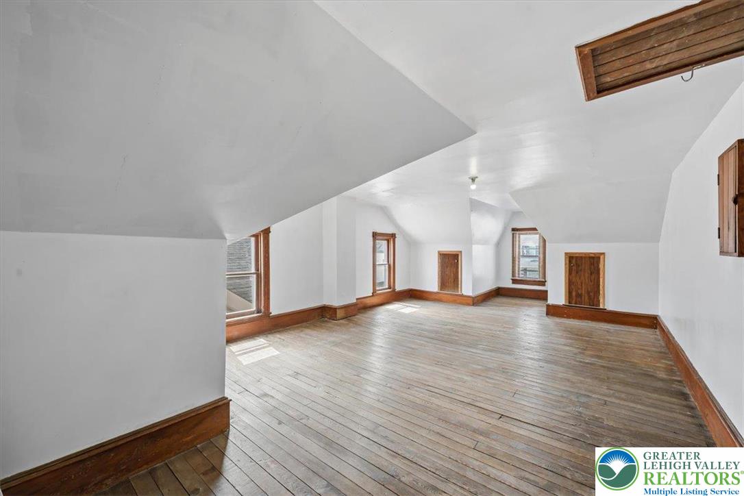 229 2nd Street North