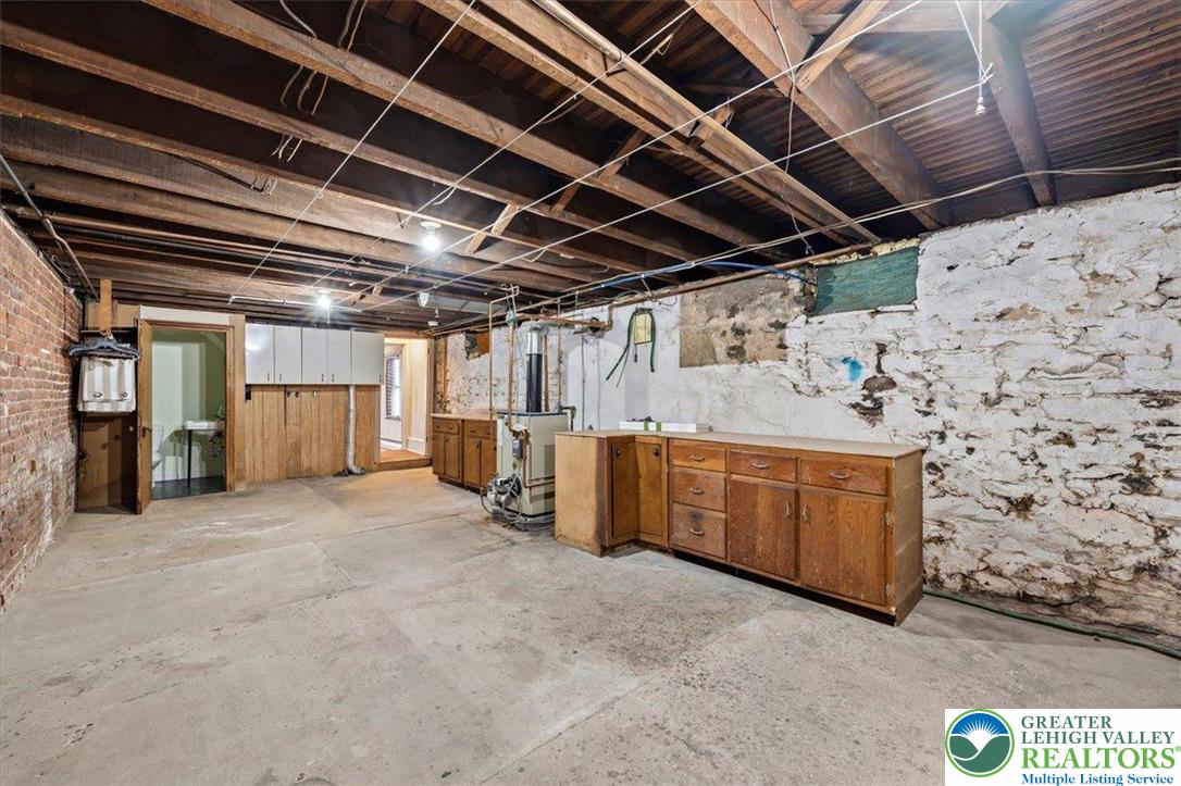 229 2nd Street North