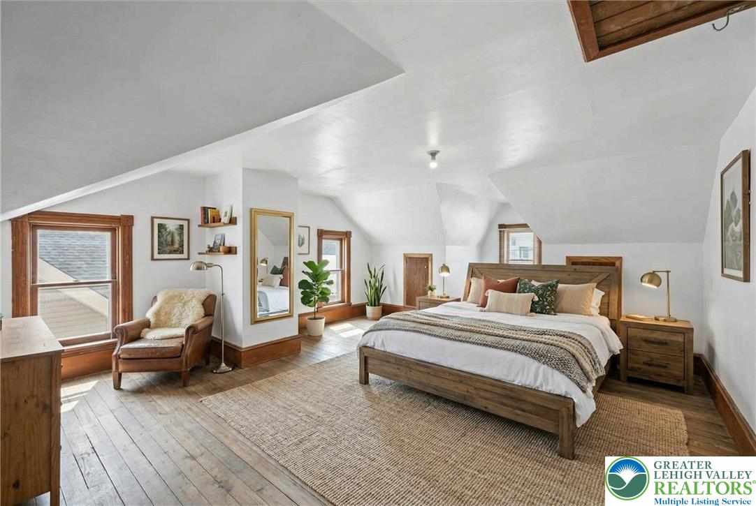 229 2nd Street North