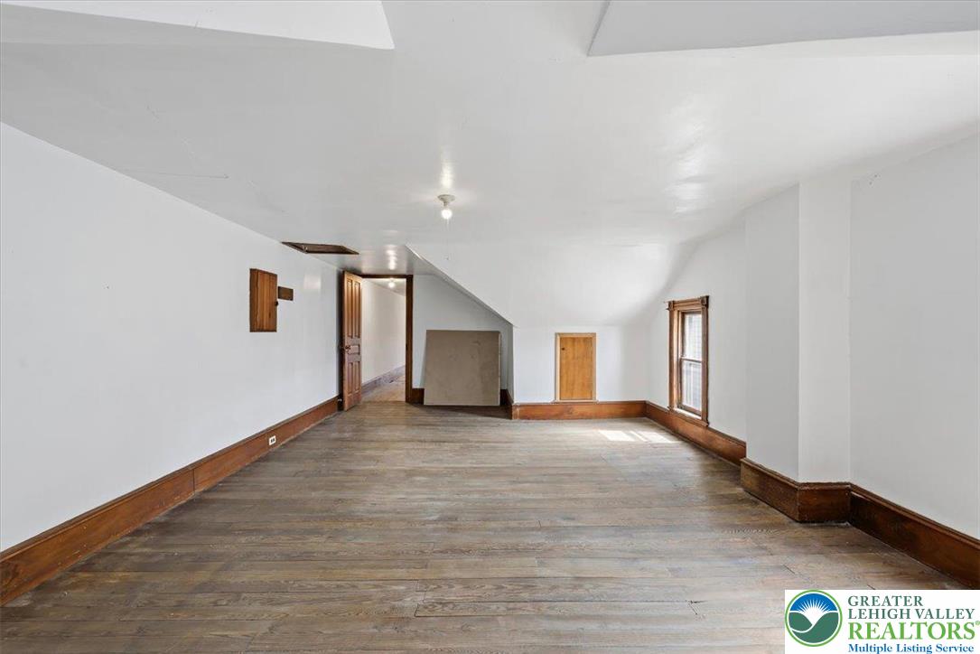 229 2nd Street North