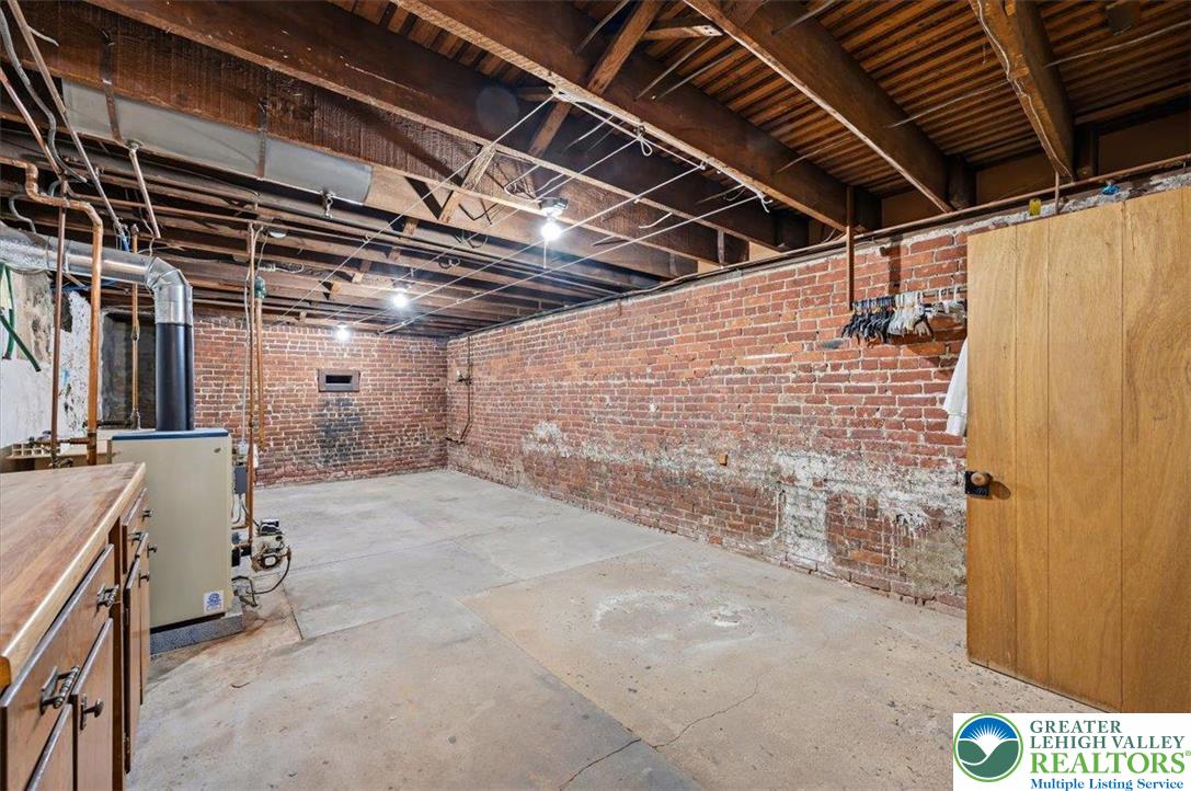 229 2nd Street North