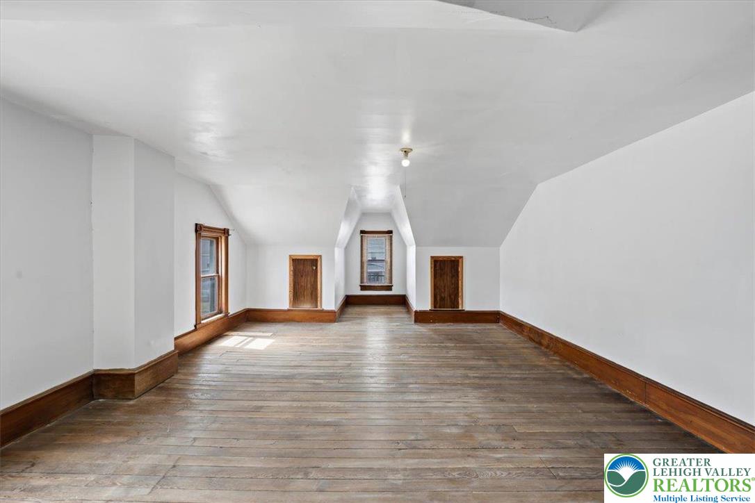 229 2nd Street North