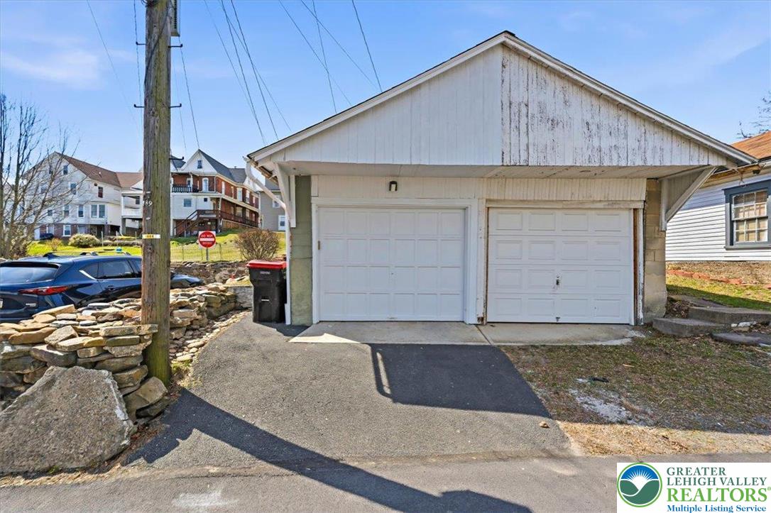 229 2nd Street North