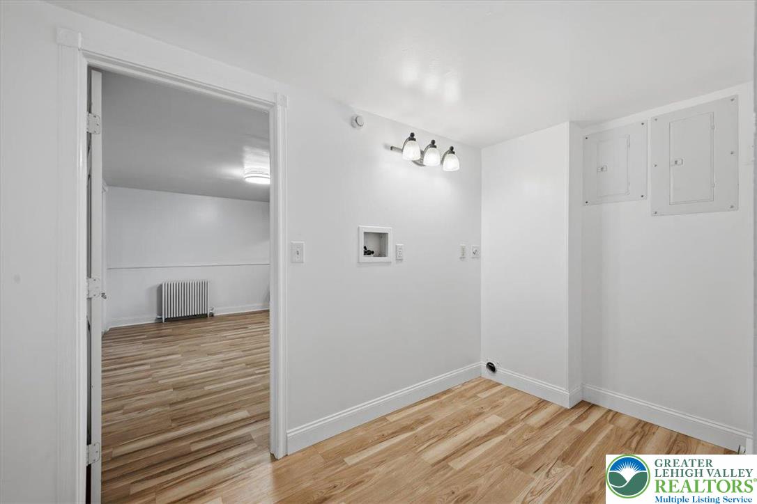 1229 West Whitehall Street