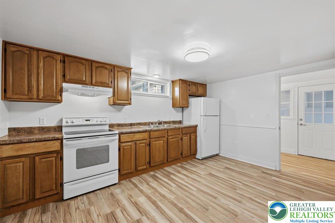 1229 West Whitehall Street