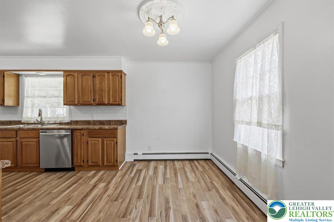 1229 West Whitehall Street