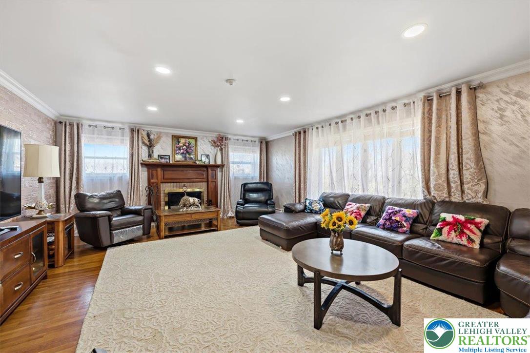 164 Chestnut Oak Drive