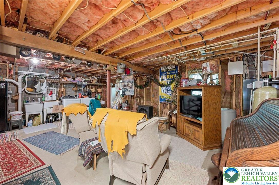 15 Locust Drive