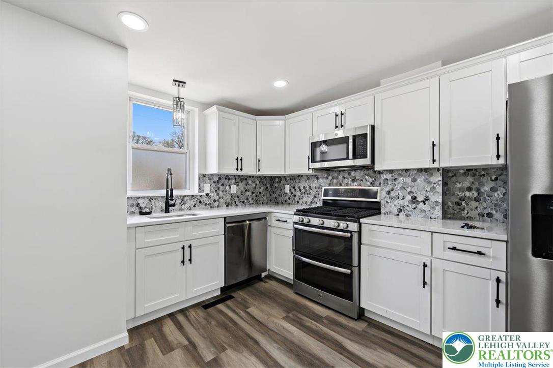 1122 North Van Buren Street