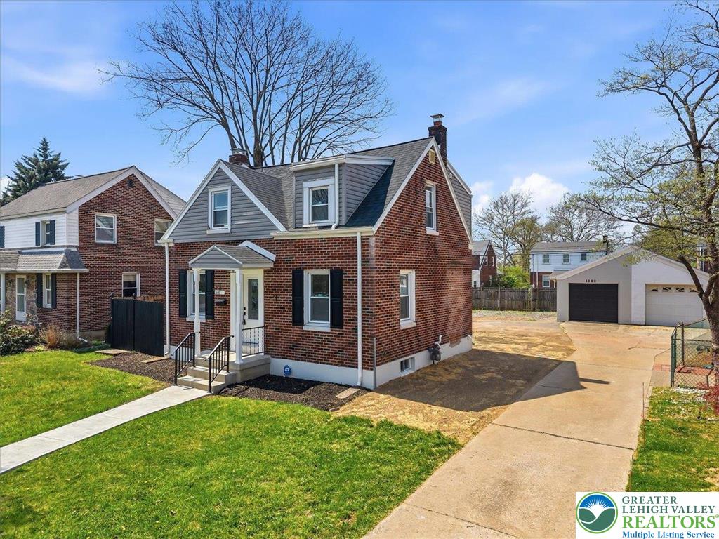 1122 North Van Buren Street