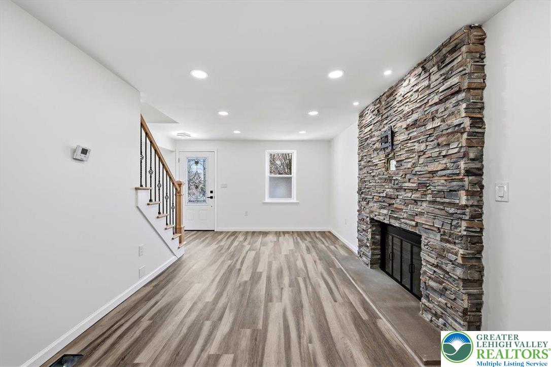 1122 North Van Buren Street