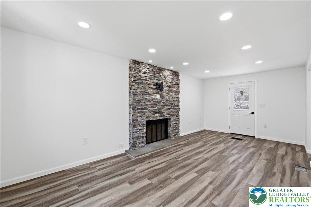 1122 North Van Buren Street