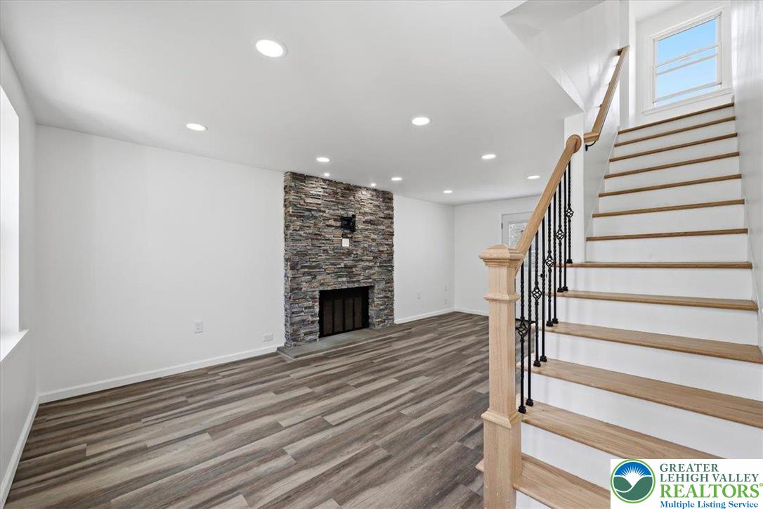 1122 North Van Buren Street