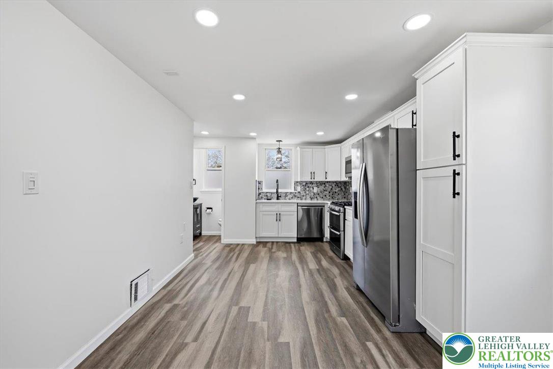 1122 North Van Buren Street