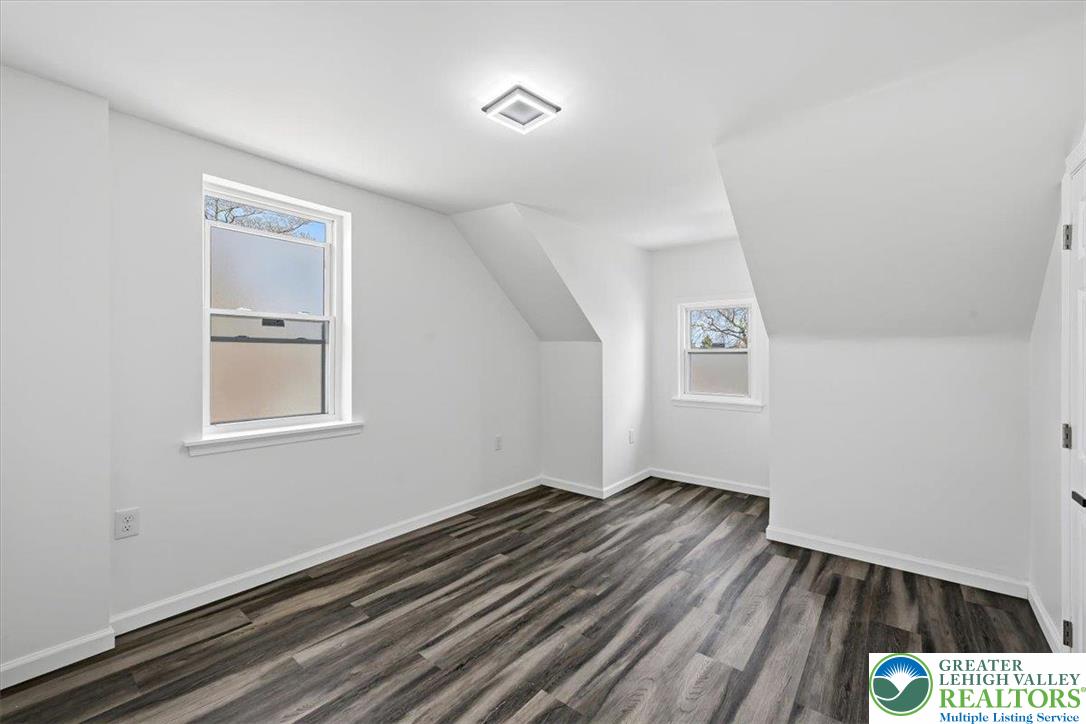 1122 North Van Buren Street