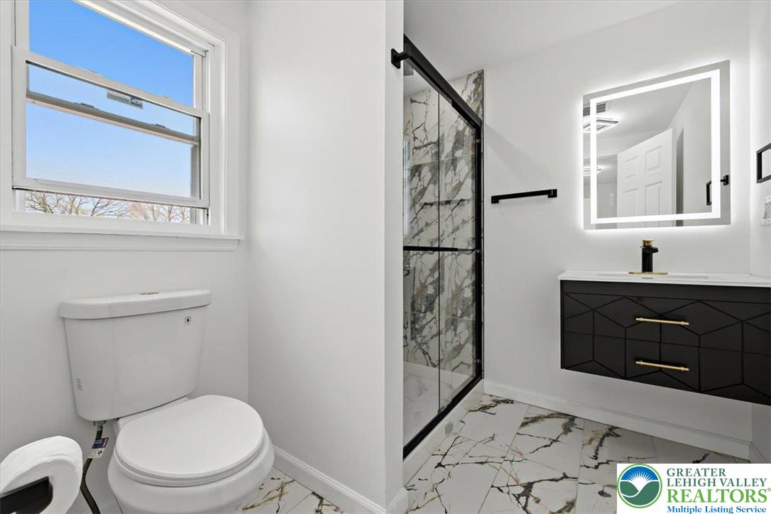 1122 North Van Buren Street