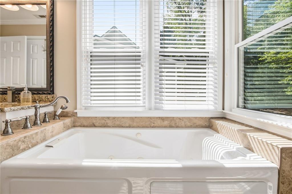 140 River Terrace Point