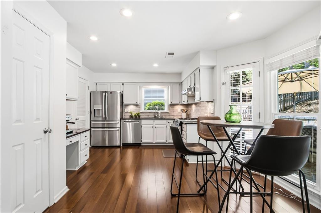 140 River Terrace Point