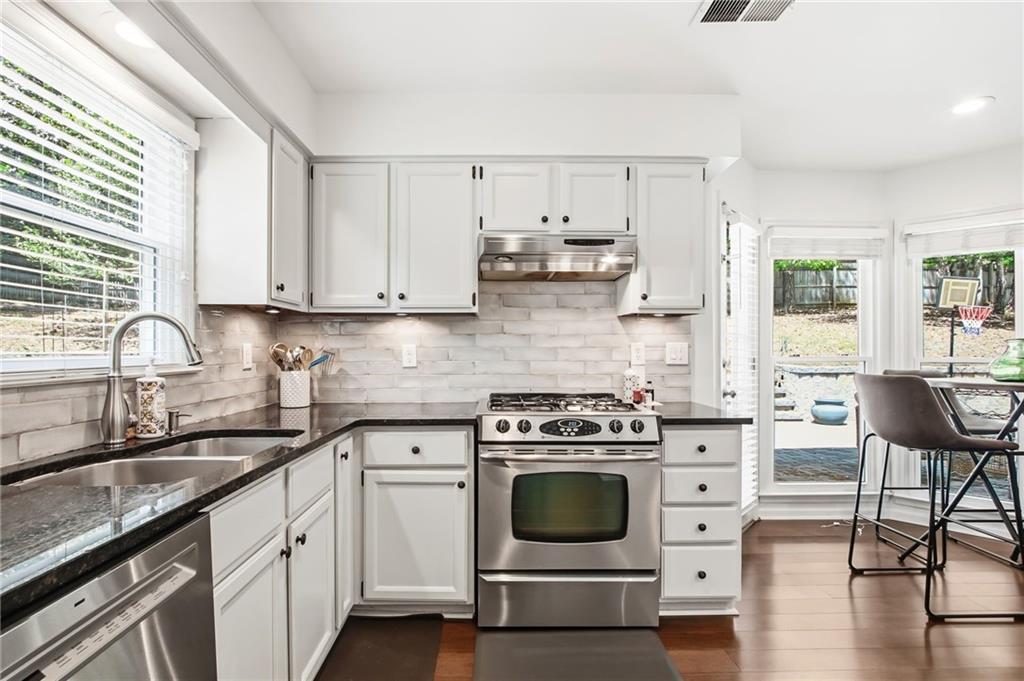 140 River Terrace Point