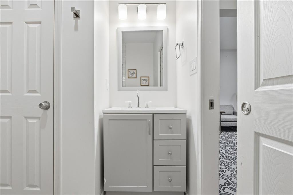 1433 Carroll Drive NW Unit 8