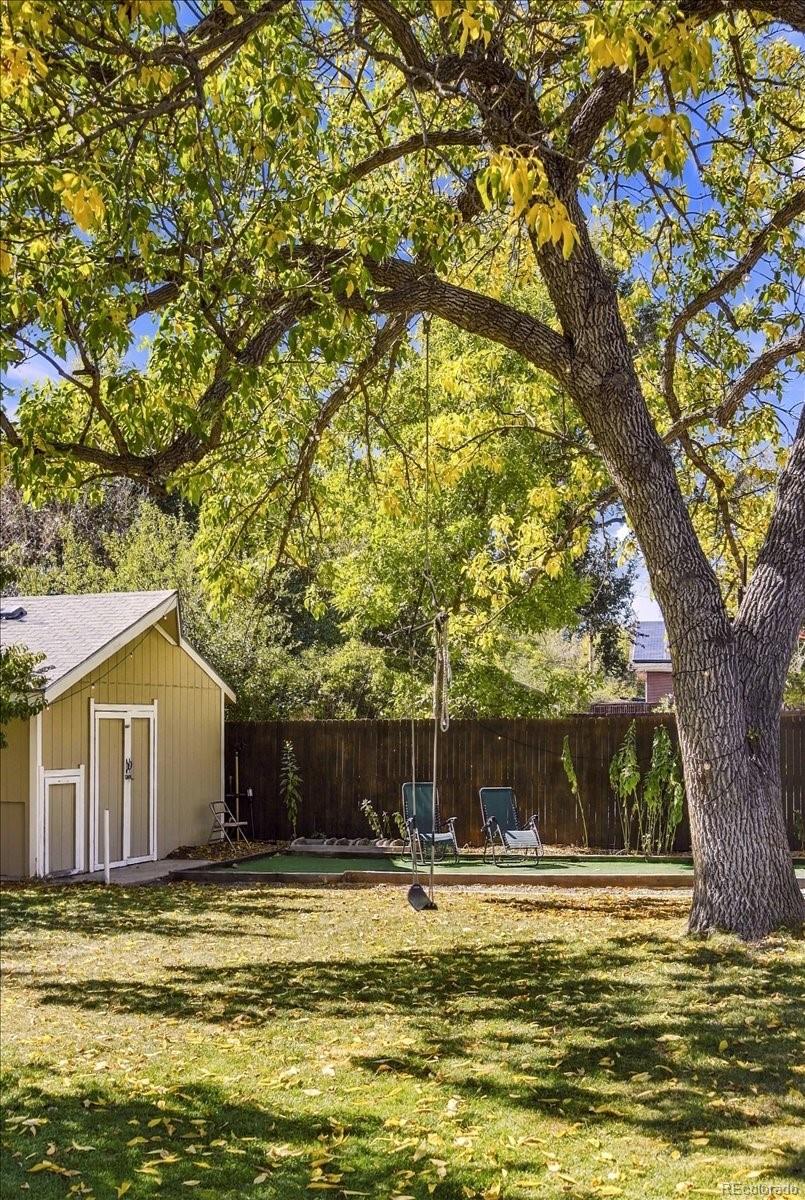 3150 W Layton Avenue
