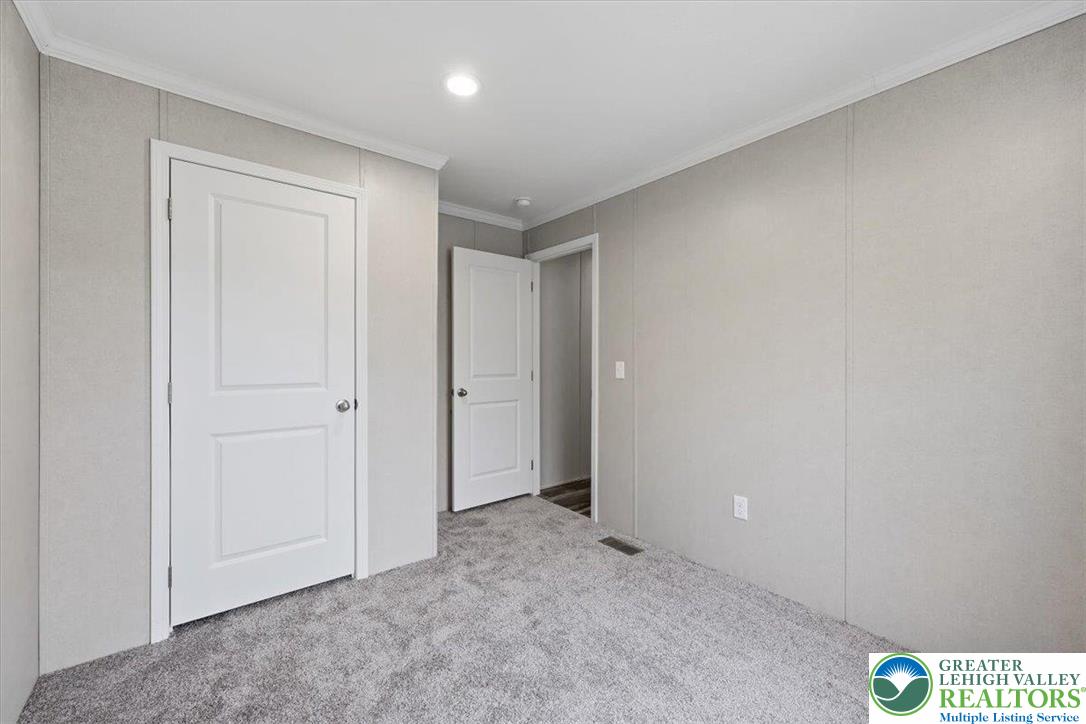 7411 Lincoln Lane