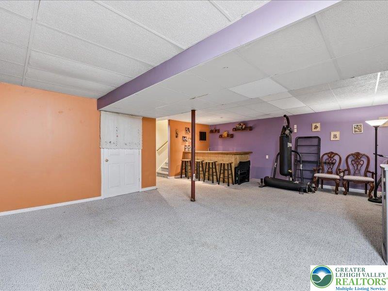 1260 Hawthorn Drive