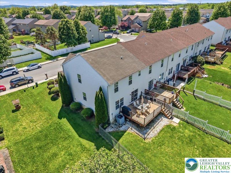 1260 Hawthorn Drive