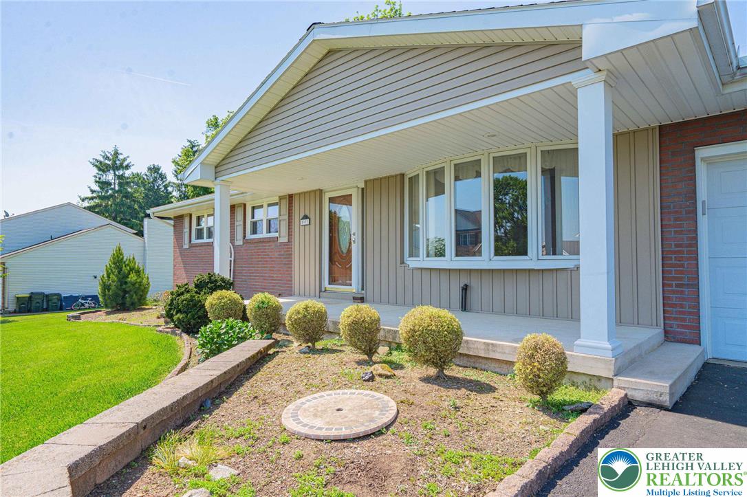 5902 Holiday Drive