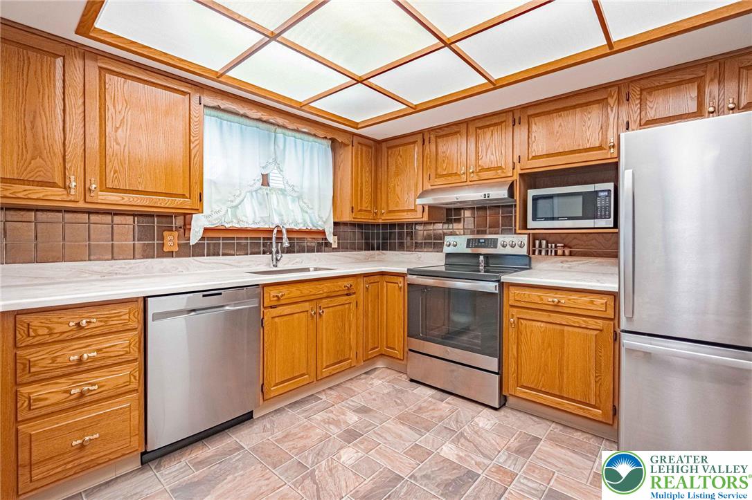 5902 Holiday Drive