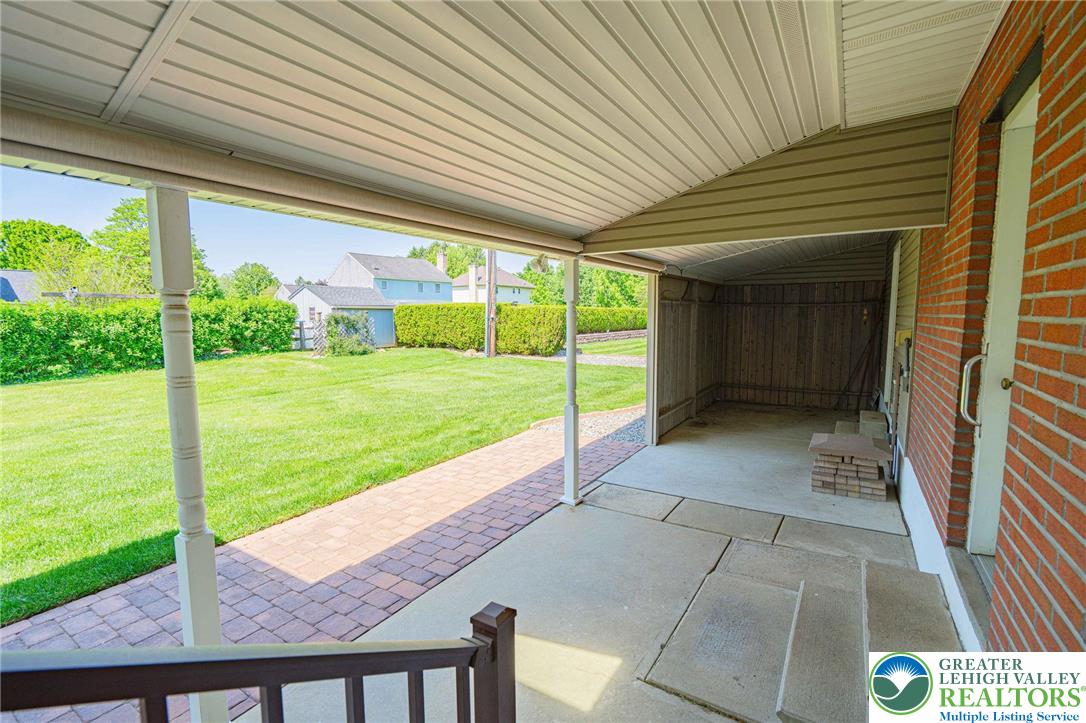 5902 Holiday Drive