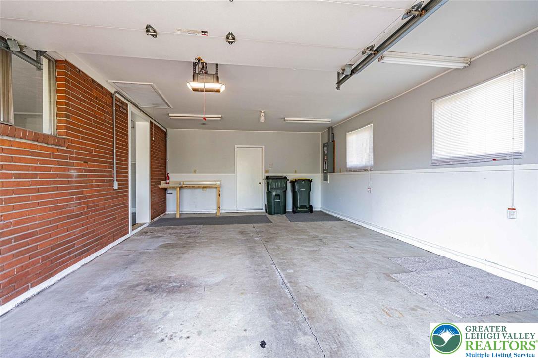 5902 Holiday Drive