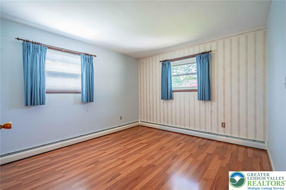 5902 Holiday Drive