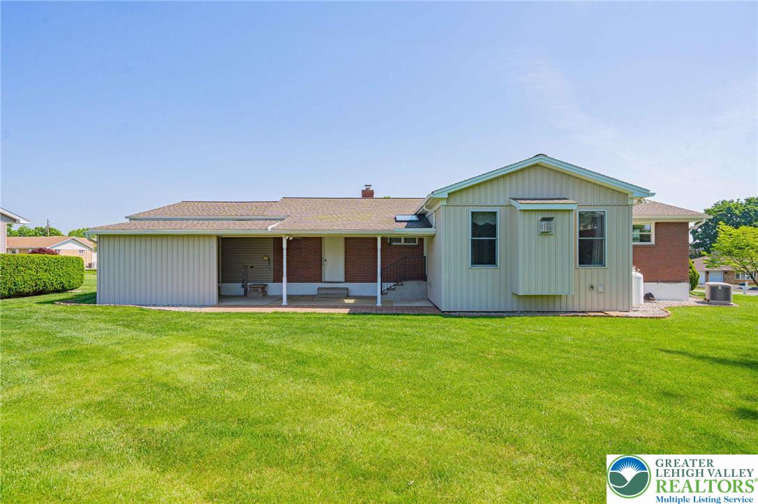 5902 Holiday Drive