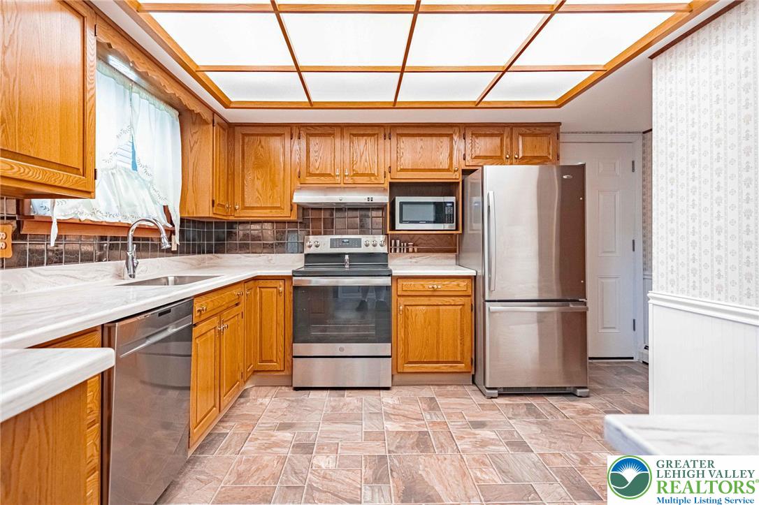 5902 Holiday Drive