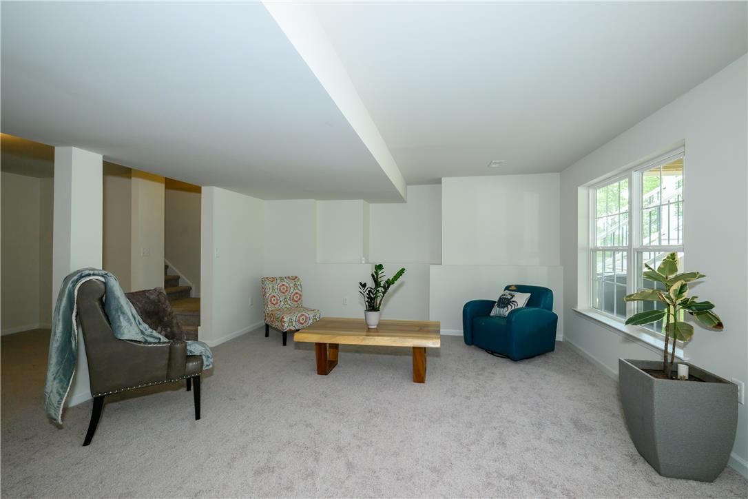 308 Bendelow Lane