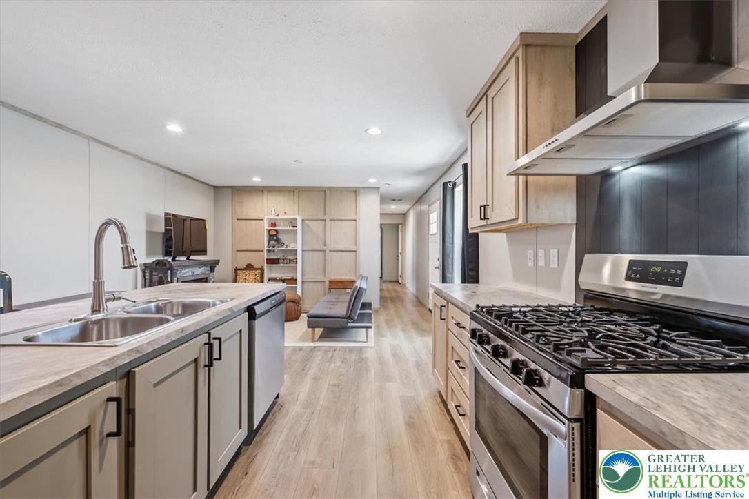 6016 Ambler Court