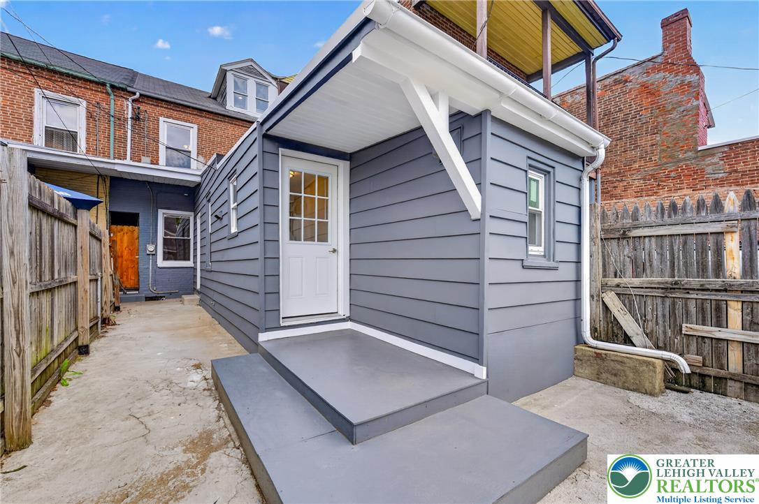 948 West Chew Street