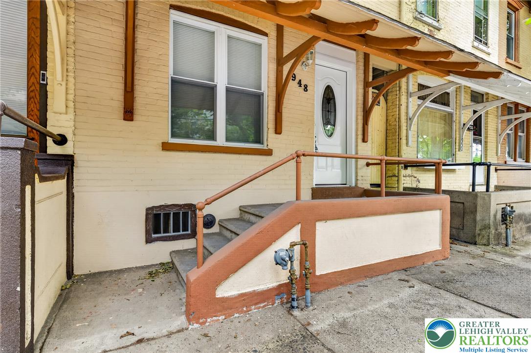 948 West Chew Street