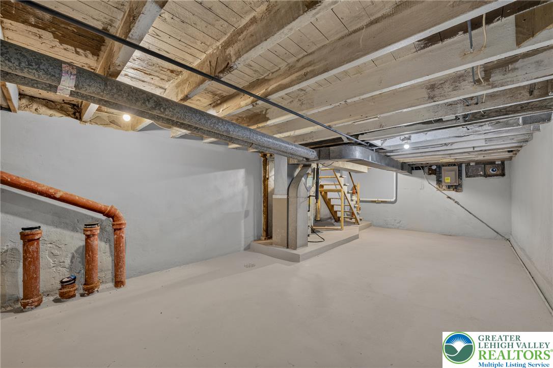 948 West Chew Street