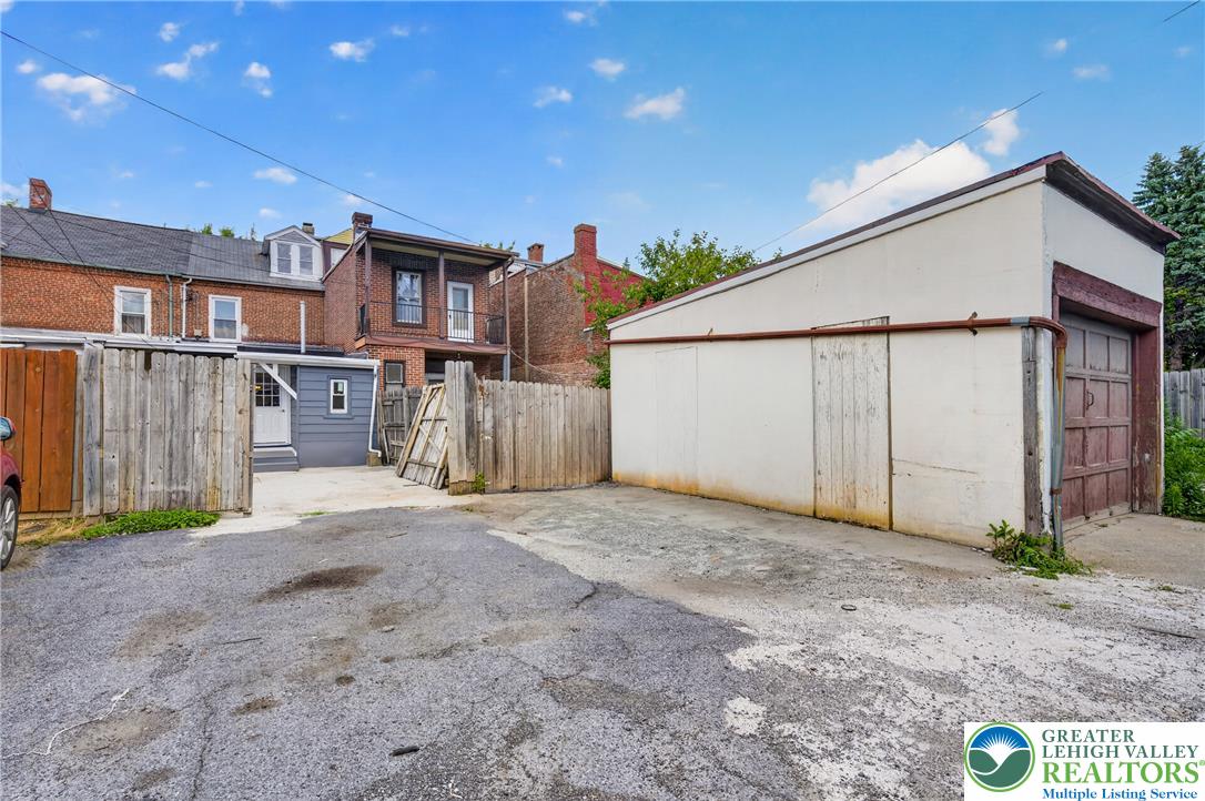 948 West Chew Street