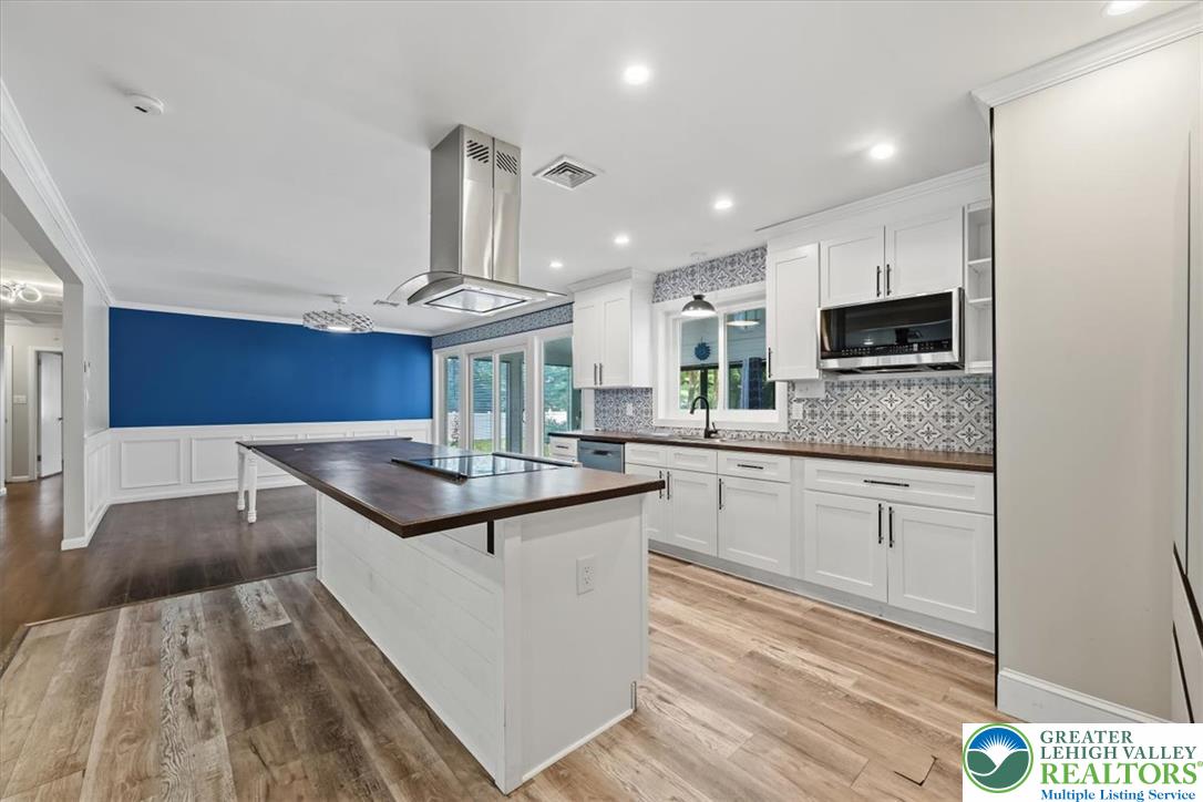 5429 Curtis Drive