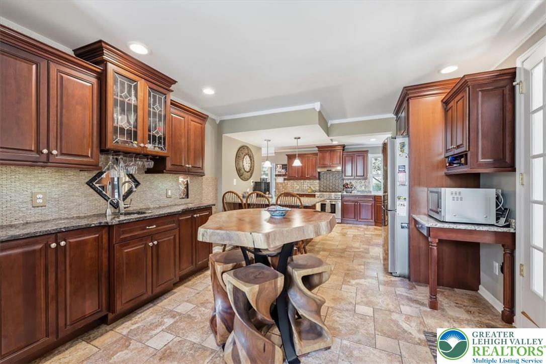 6470 Fawn Lane