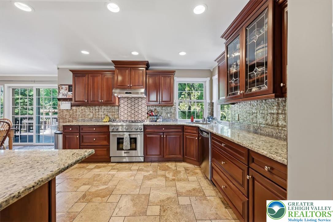 6470 Fawn Lane