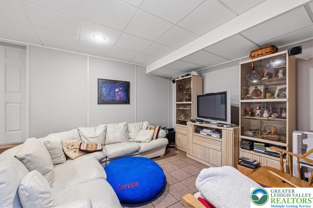 6470 Fawn Lane
