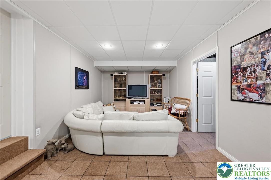 6470 Fawn Lane