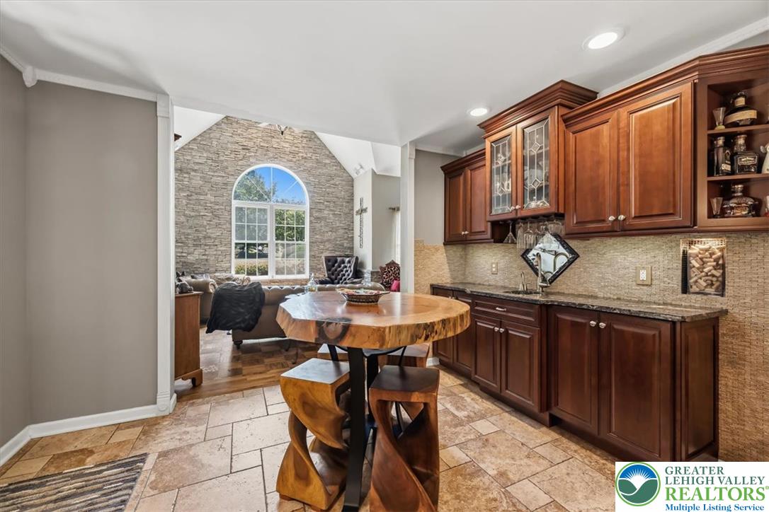 6470 Fawn Lane