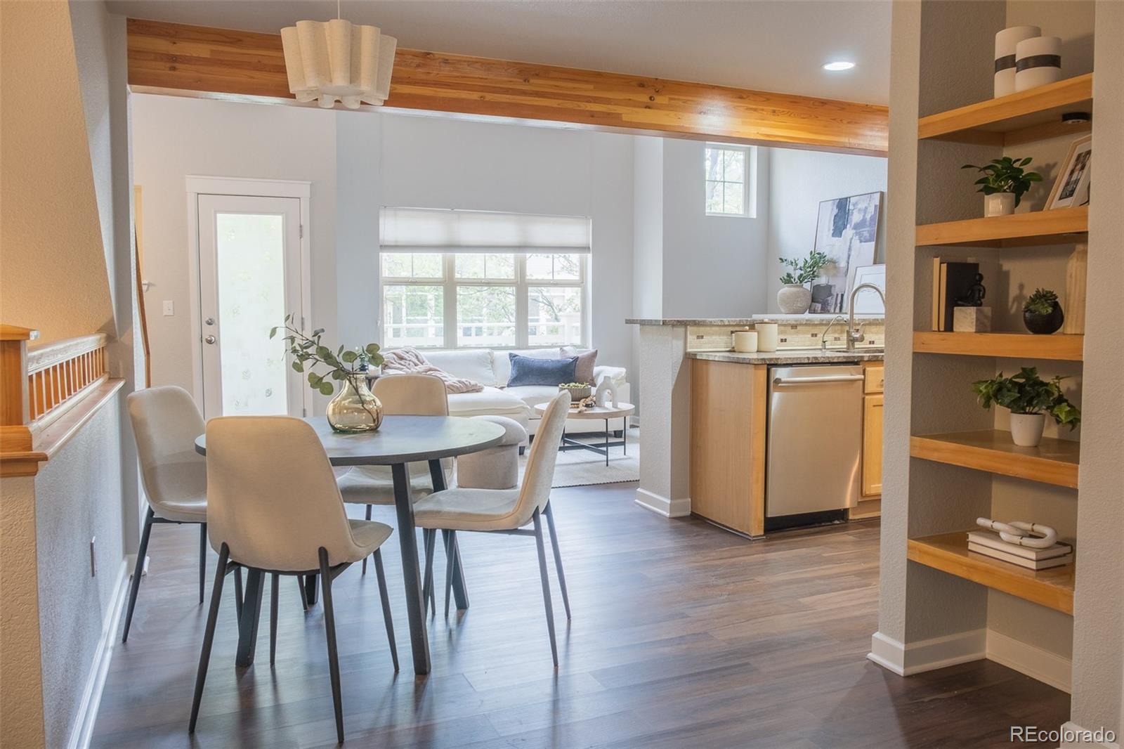 4527 W 37th Avenue Unit: 4