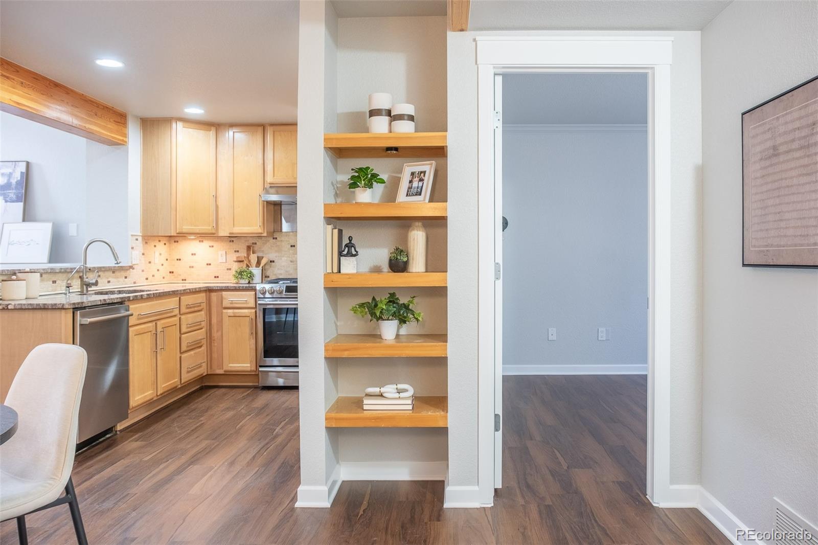 4527 W 37th Avenue Unit: 4