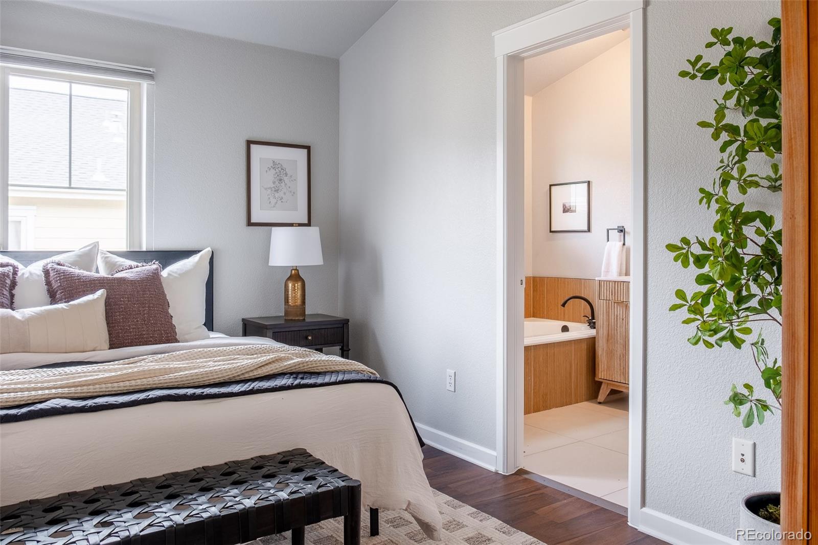 4527 W 37th Avenue Unit: 4